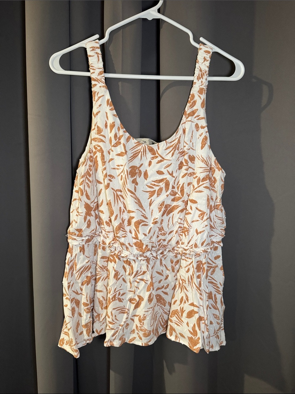 everleigh White & Tan Floral Peplum Camisole